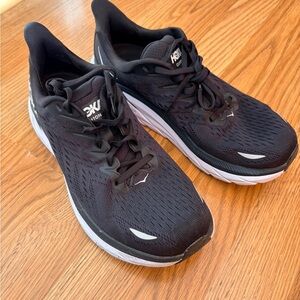 Hoka One One Men’s Black & White Athletic Running Shoes size 8.5 wide